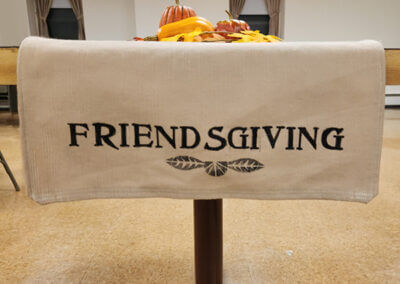 Friendsgiving Table Decoration